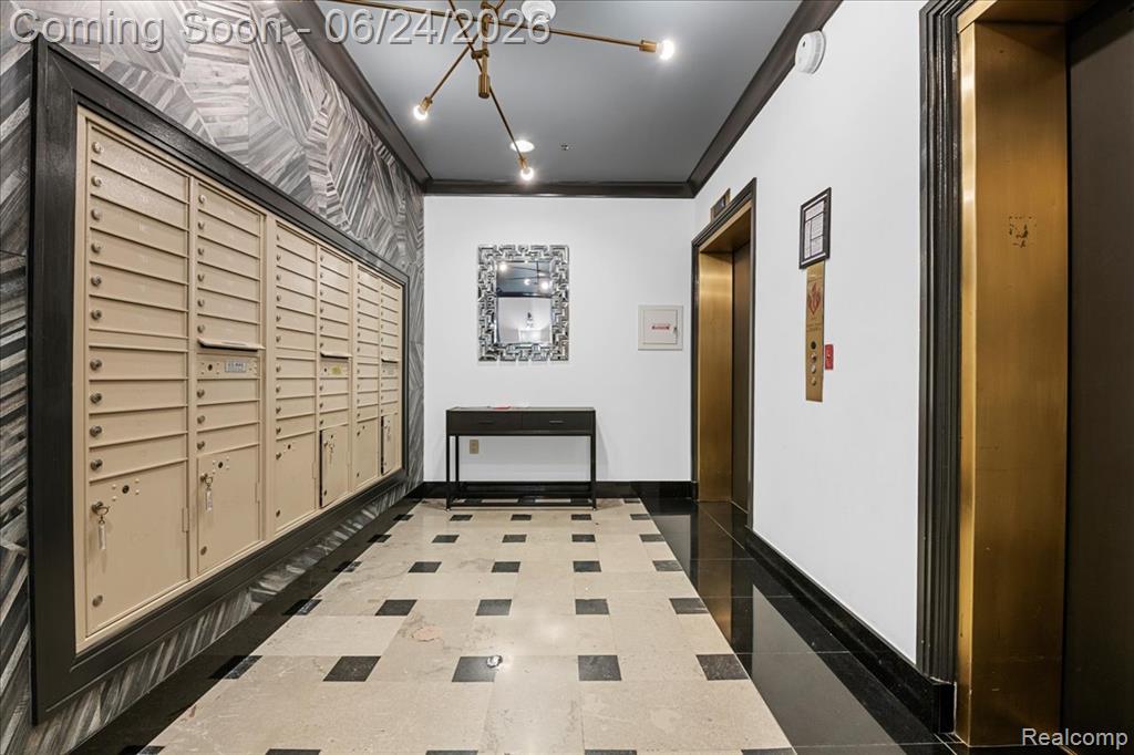 525 W LAFAYETTE Boulevard, 13E, Detroit, MI 48226 — Photo 2