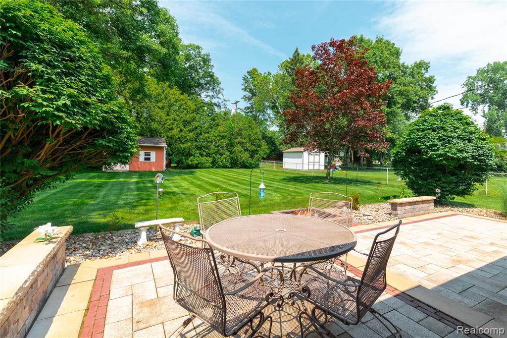 8366 Glengarry Road, Grosse Ile, MI 48138 — Photo 47