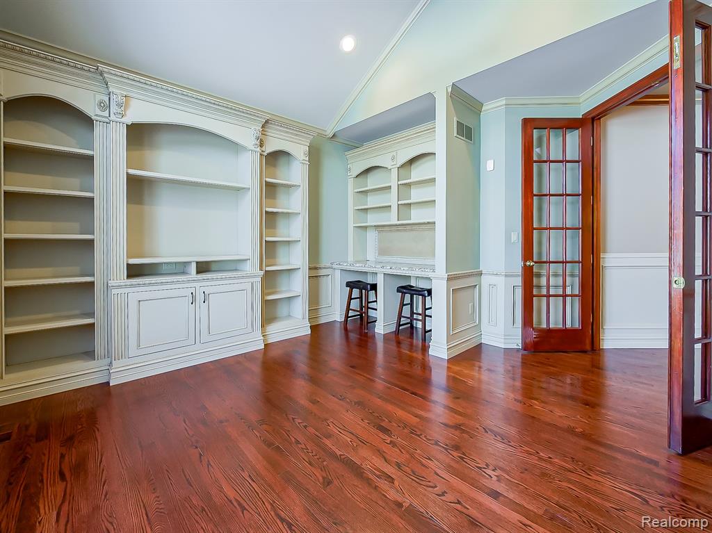 7364 Essex Drive, West Bloomfield, MI — Photo 10