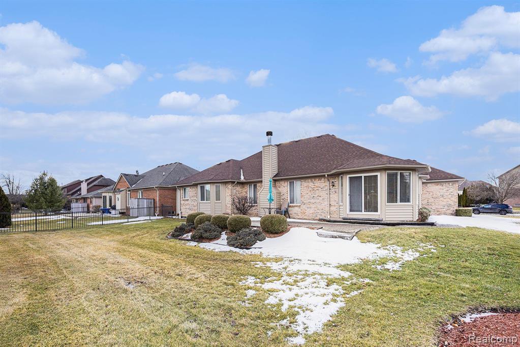 50190 MAGDALINA Drive, Macomb, MI 48044 — Photo 25