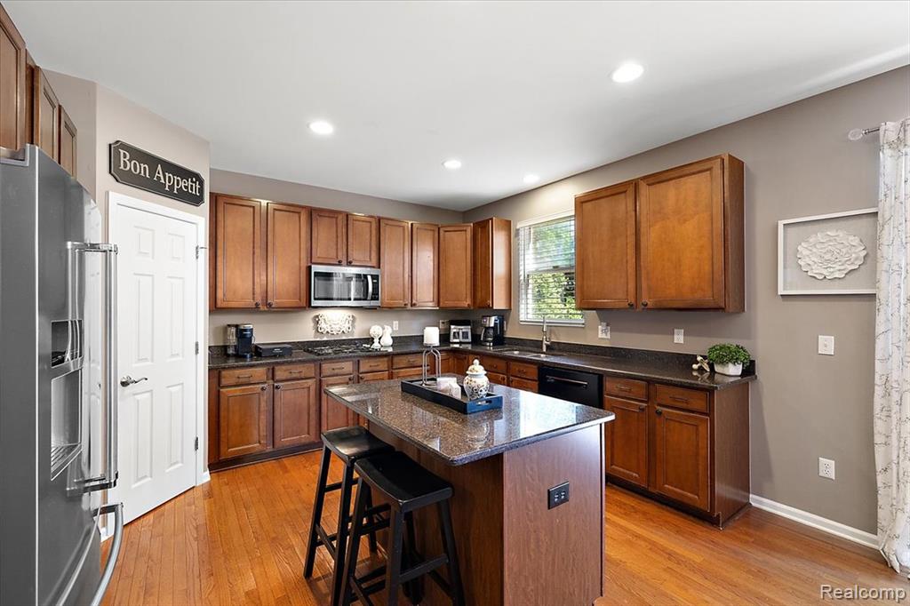 42512 Beechwood Drive, Sterling Heights, MI 48314 — Photo 21