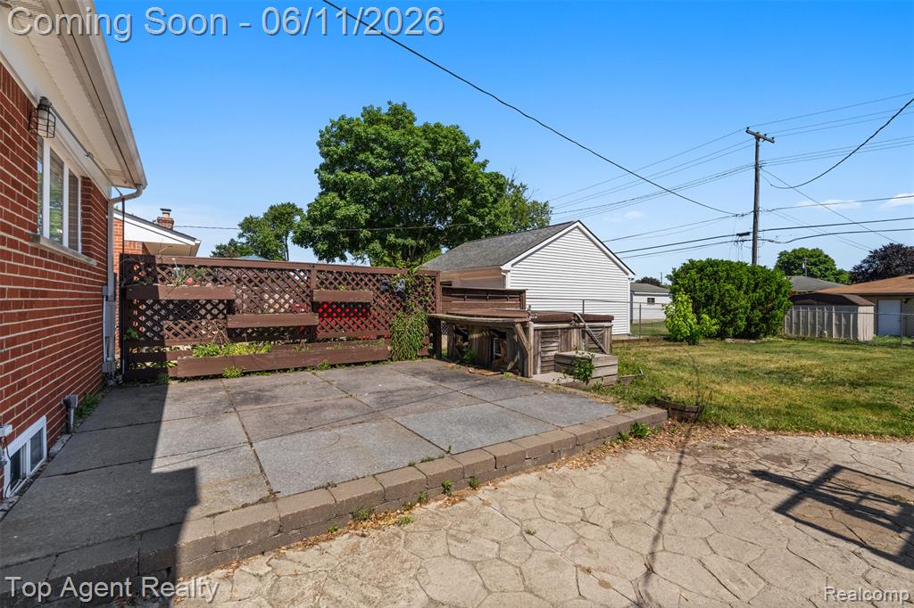8908 Birkhill Drive, Sterling Heights, MI 48314 — Photo 30