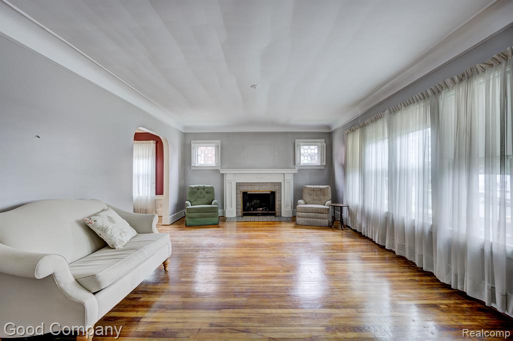 515 W Golden Gate, Highland Park, MI 48203 — Photo 2