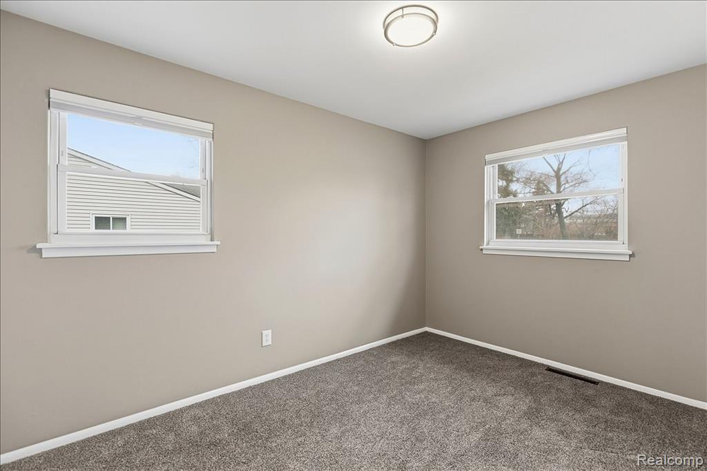 2160 Phillips Road, Auburn Hills, MI 48326 — Photo 19