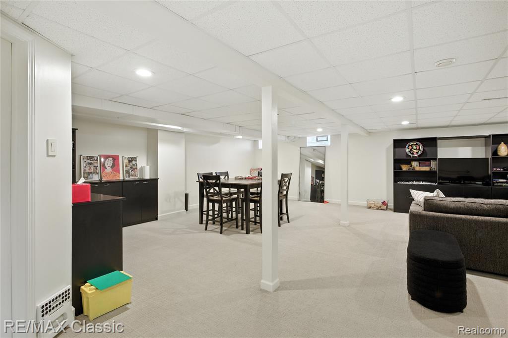 4022 CHABLIS Street, West Bloomfield, MI 48323 — Photo 38