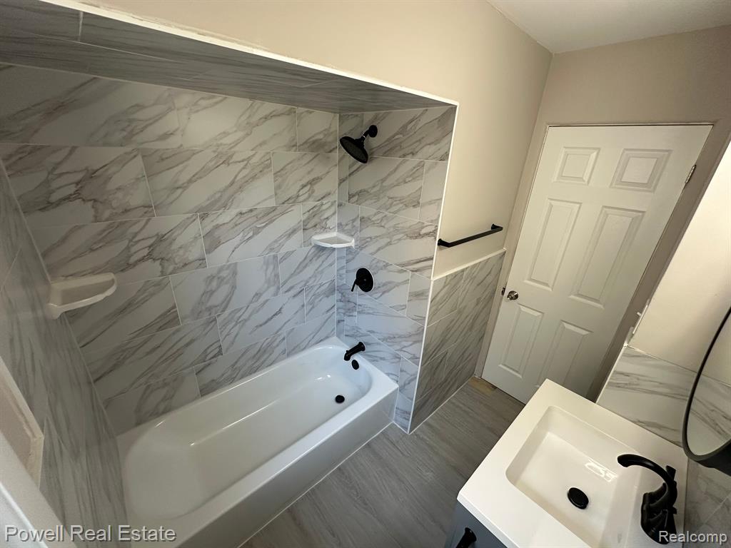 92 W PRINCETON Avenue, Pontiac, MI 48340 — Photo 16