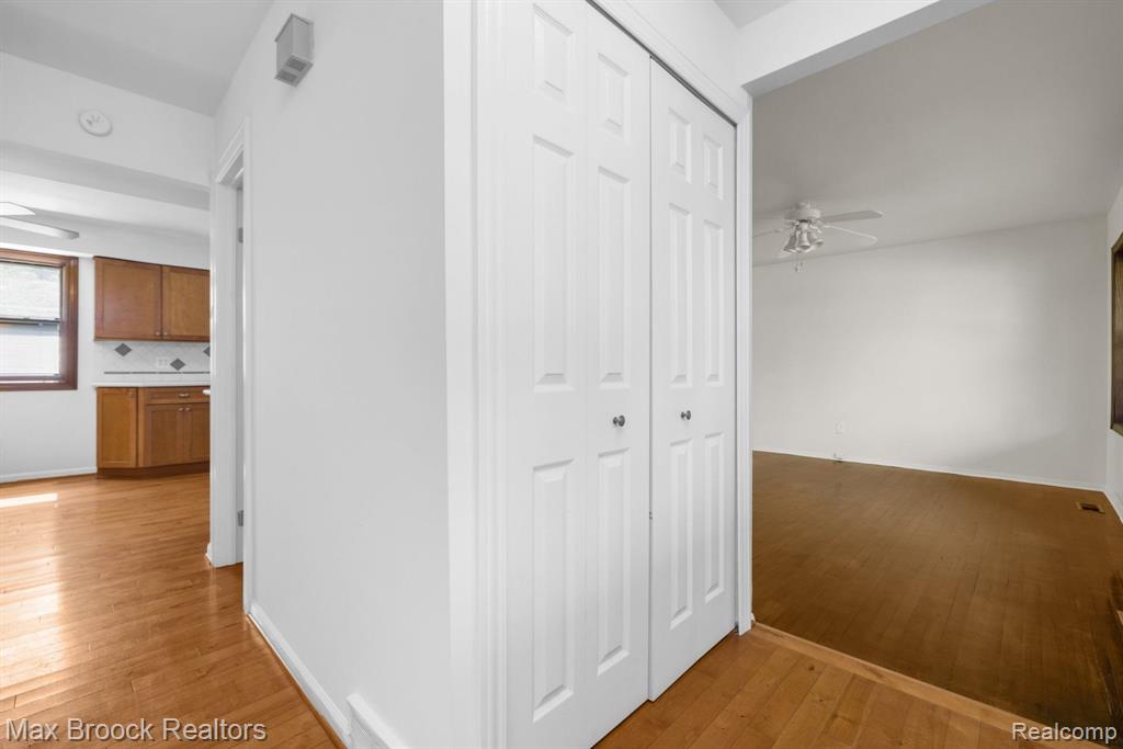 5718 Marble Drive, Troy, MI 48085 — Photo 5
