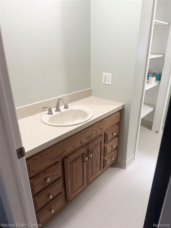 6790 Emily Court, Westland, MI — Photo 13
