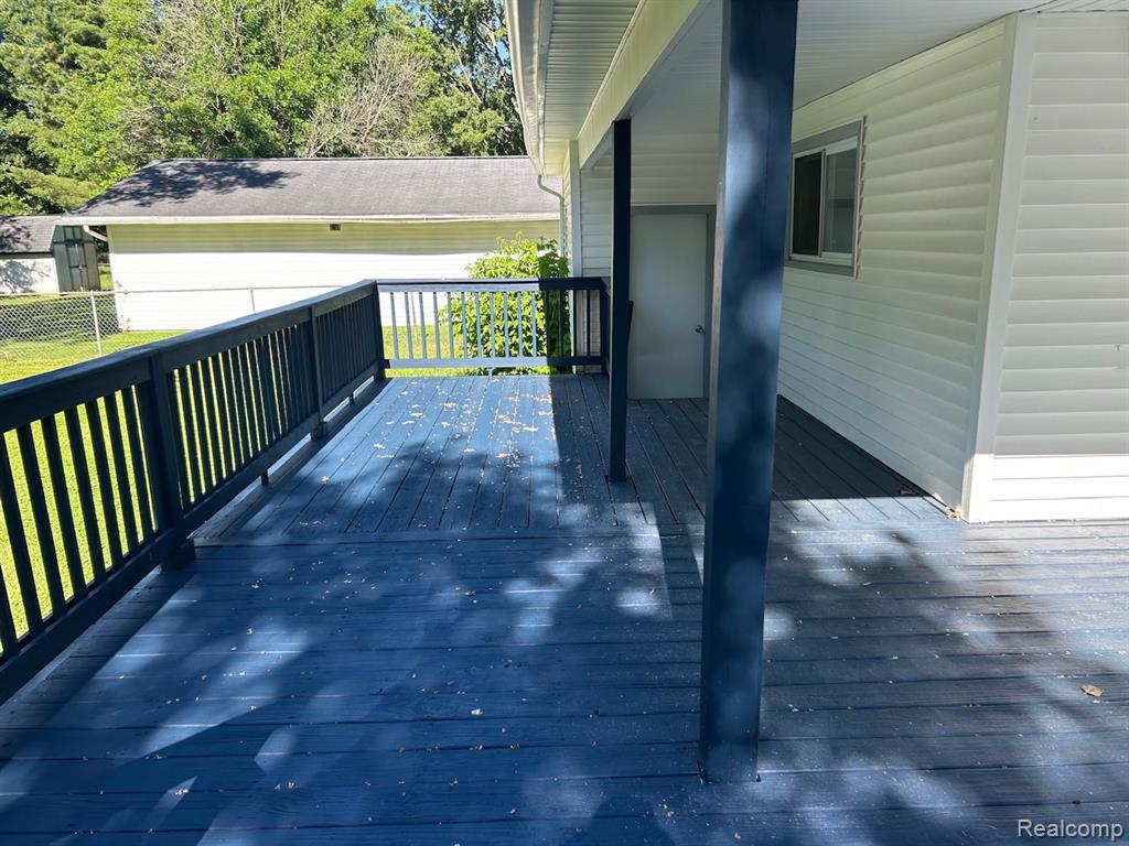 6182 Surrey Lane, Burton, MI 48519 — Photo 35