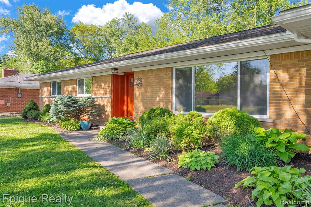 8052 Dungarvin Drive, Grand Blanc, MI 48439 — Photo 4