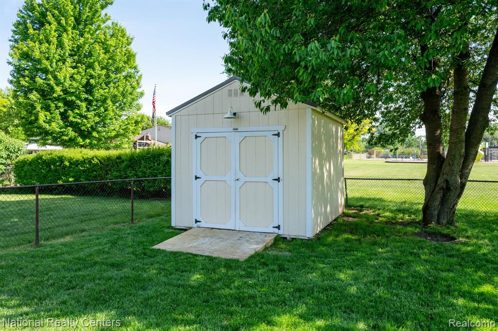 1760 Westwood Drive, Madison Heights, MI 48071 — Photo 26