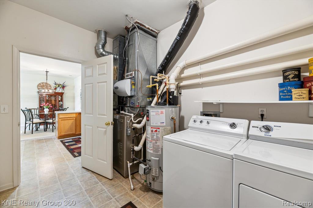1056 SHIAWASSEE Circle, Howell, MI 48843 — Photo 39