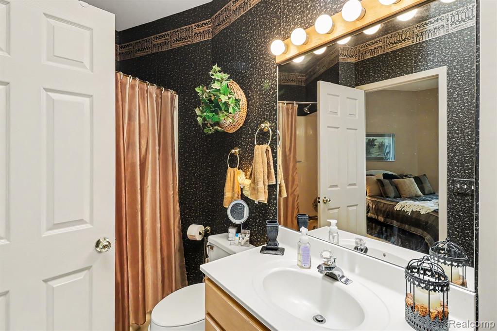 18501 Taylor Lake Road, Holly, MI 48442 — Photo 22