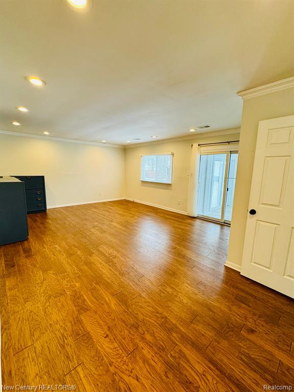 4327 Hampton Blvd, Royal Oak, MI 48073 — Photo 8