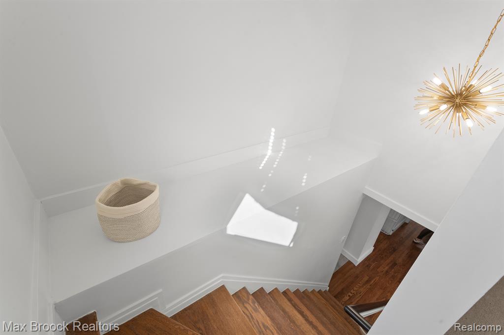 850 W LINCOLN Street, Birmingham, MI 48009 — Photo 19