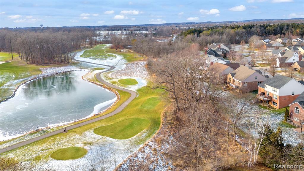 620 FAIRWAYS Lane, Chelsea, MI 48118 — Photo 2