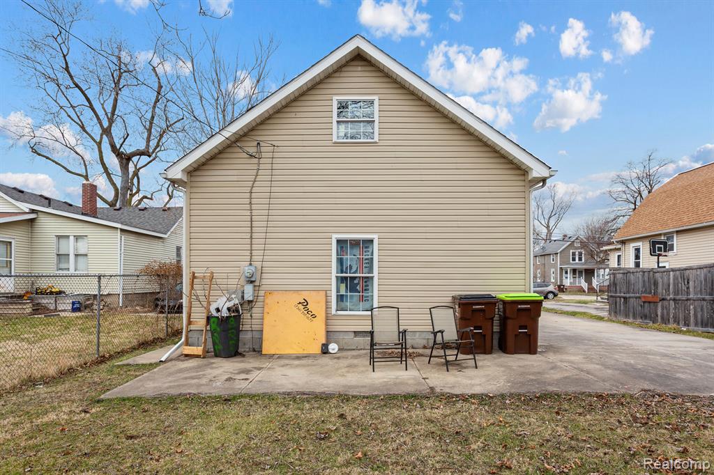 825 BACON Street, Monroe, MI 48161 — Photo 25