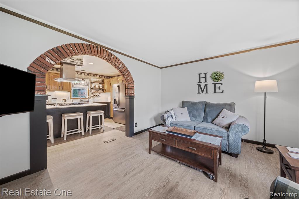 943 DEL SHER Drive, Brighton, MI 48114 — Photo 5