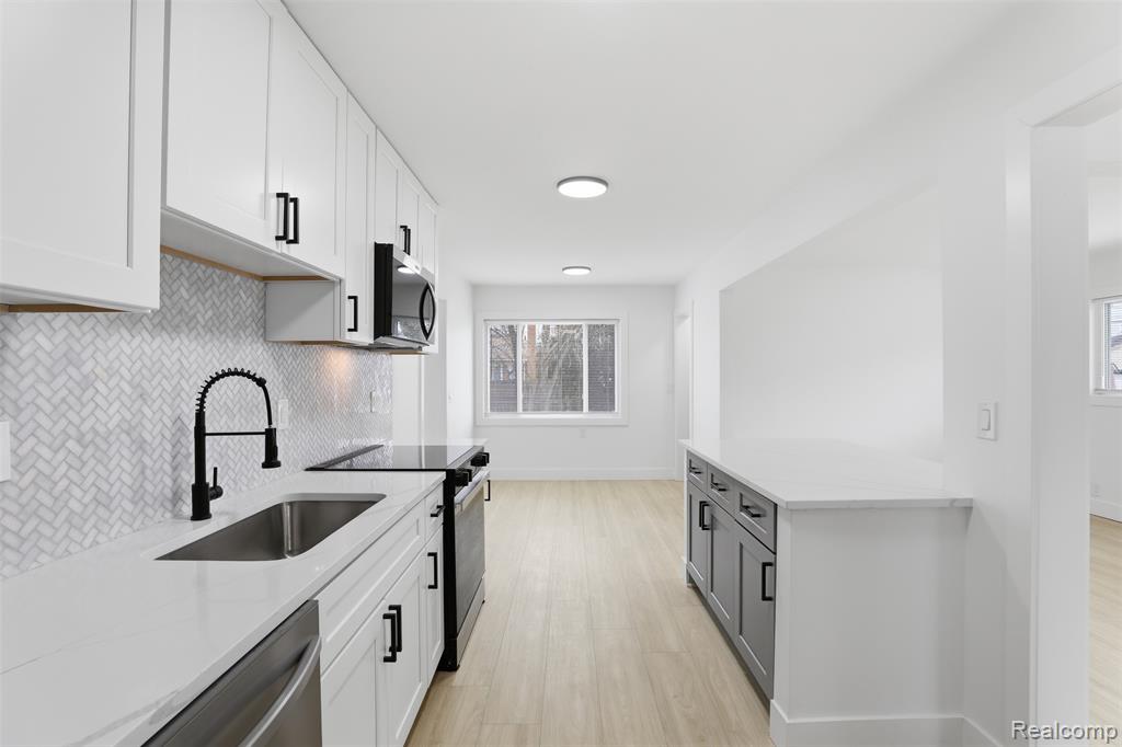 15230 Oakwood Drive, Oak Park, MI 48237 — Photo 17