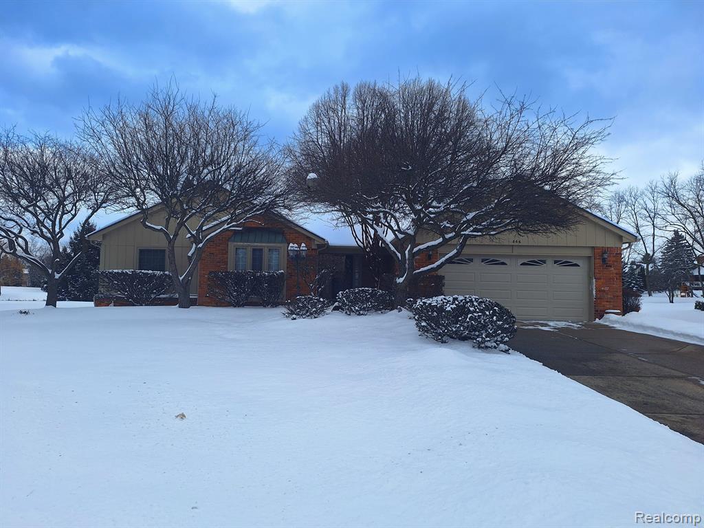 866 TIMBERLINE Drive, Rochester Hills, MI 48309 — front exterior