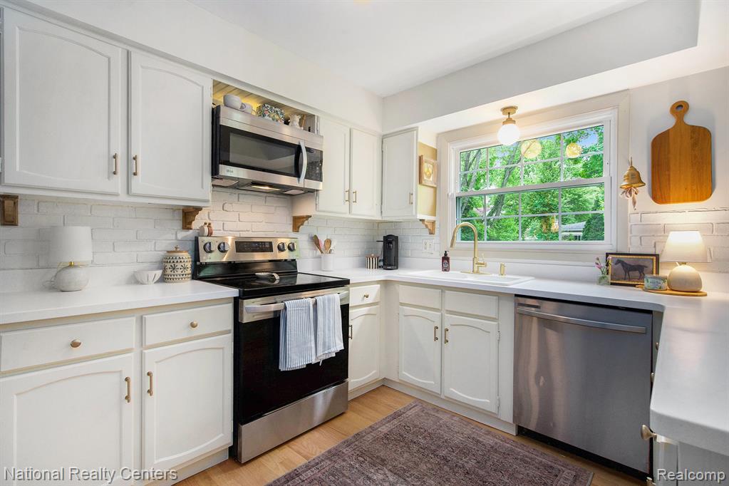 44947 Partridge Drive, Plymouth, MI 48170 — Photo 13