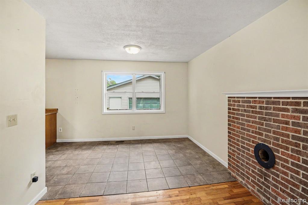 821 Isham Street, Owosso, MI 48867 — Photo 7