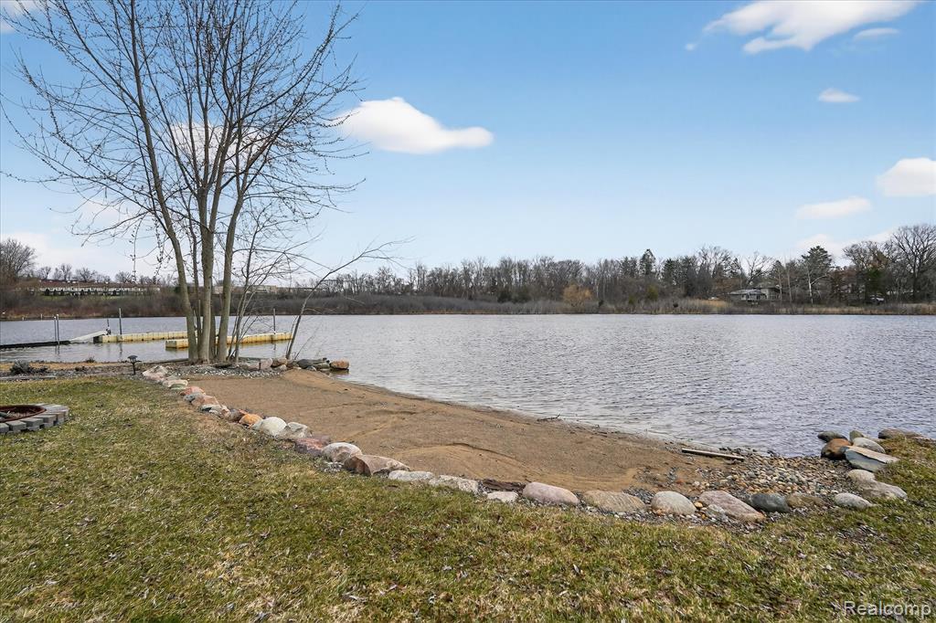 640 Sunset, White Lake, MI 48383 — Photo 57