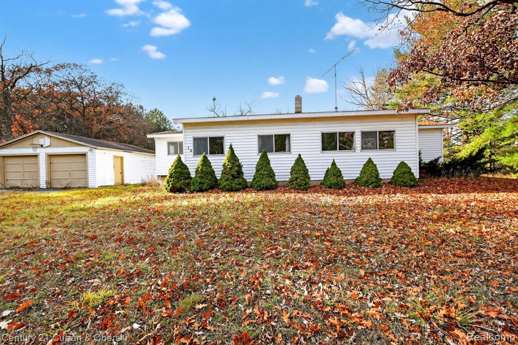 10 S Imperial Drive, MI 48763 — Photo 2
