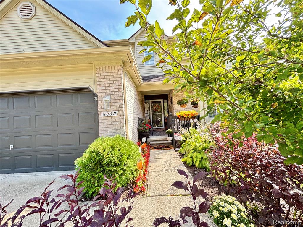 6063 Woodridge Lane, Grand Blanc, MI 48439 — Photo 2