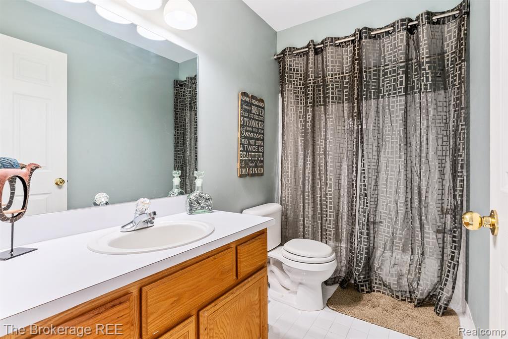 49730 WILLOWOOD Drive, Macomb, MI 48044 — Photo 32