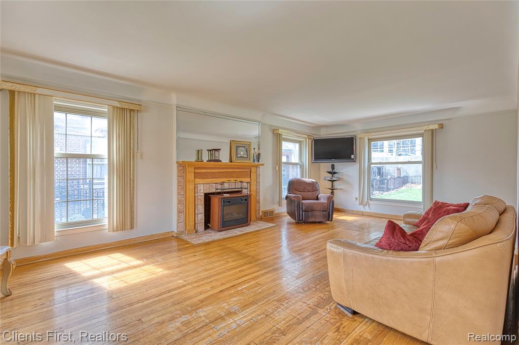 551 Fiske Drive, Detroit, MI 48214 — Photo 8
