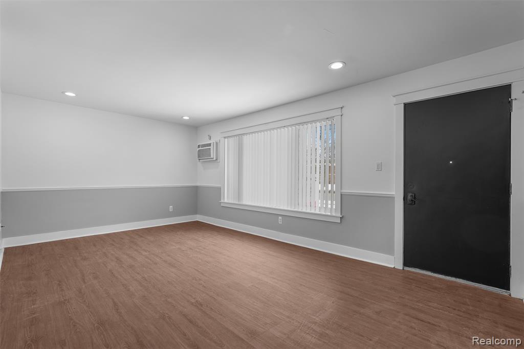 4403 Crooks Road, Royal Oak, MI 48073 — Photo 4
