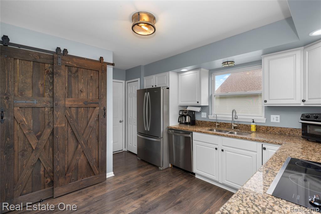 16222 Pine Lake Forest Court, Linden, MI 48451 — Photo 22