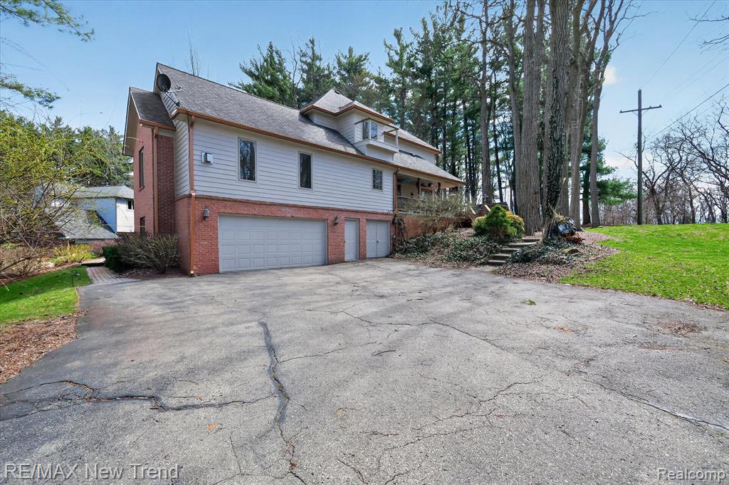 5721 Coralwood Court, Commerce Twp, MI 48382 — Photo 5