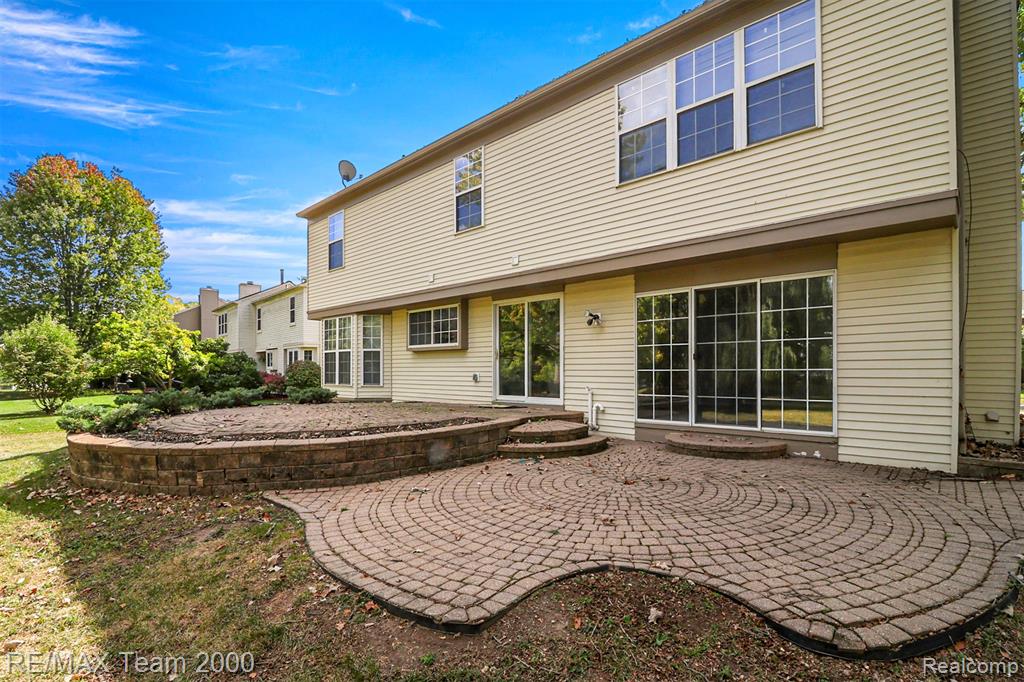 45225 Yorkshire Drive, Novi, MI — Photo 56