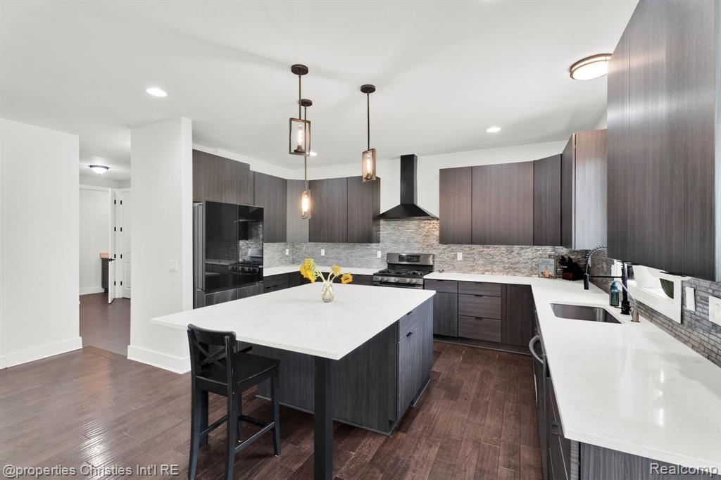 10486 Stoney Point Drive, South Lyon, MI 48178 — Photo 10