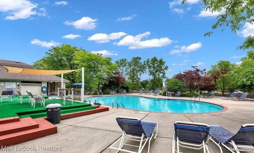 31139 COUNTRY, Farmington Hills, MI 48331 — Photo 5