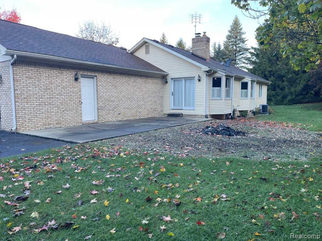 4163 Nancy Drive, Brighton, MI 48114 — Photo 4