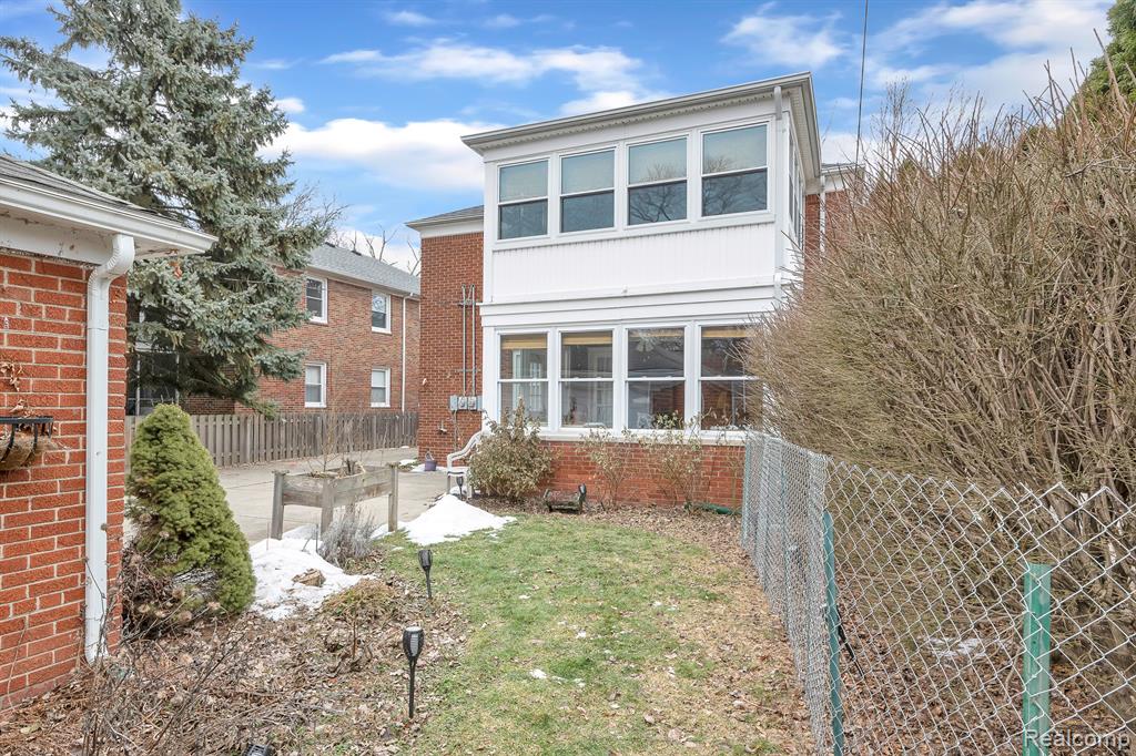 857 HARCOURT Road, Grosse Pointe Park, MI 48230 — Photo 5