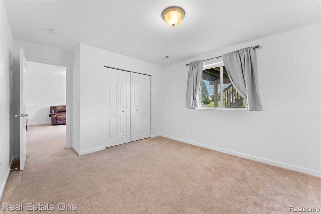 3513 Amber Oaks Drive, Howell, MI 48855 — Photo 33