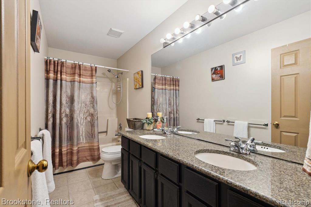465 THORNRIDGE Drive, Rochester Hills, MI 48307 — Photo 41