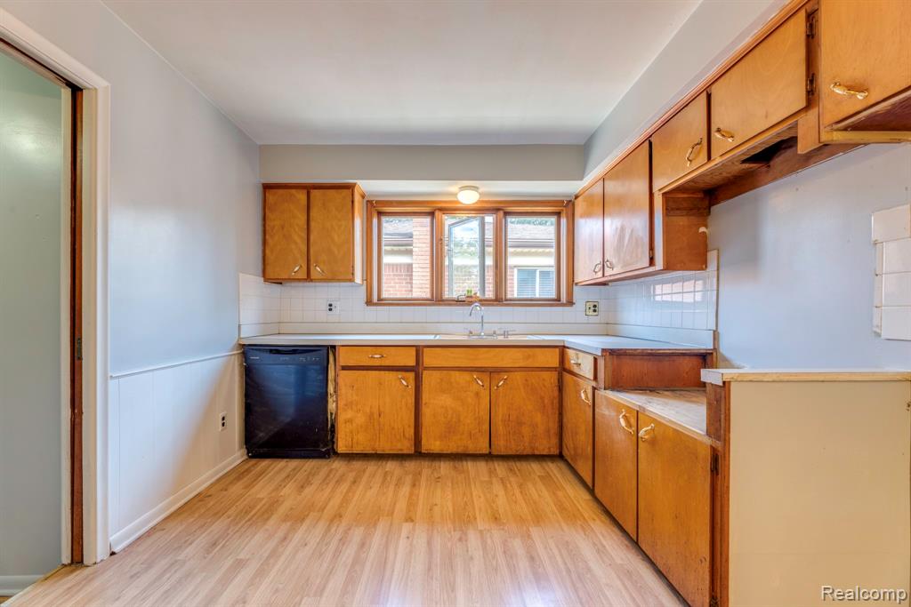 8571 Linda Street, Warren, MI 48093 — Photo 14