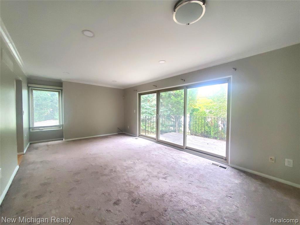 673 Oakbrook W, Rochester Hills, MI 48307 — Photo 15