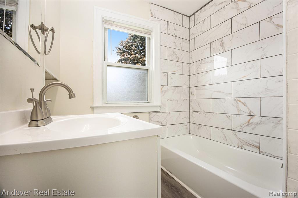 443 NE Quimby Street, Grand Rapids, MI, 49505