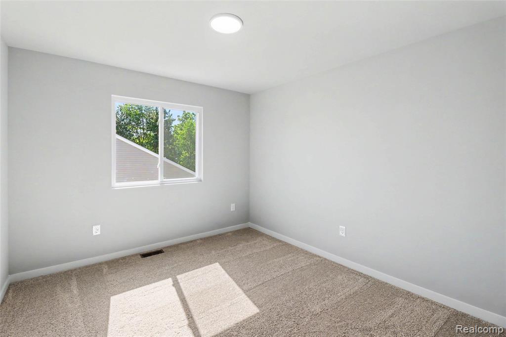 8111 Moonlight Creek Lane, Fowlerville, MI 48836 — Photo 13