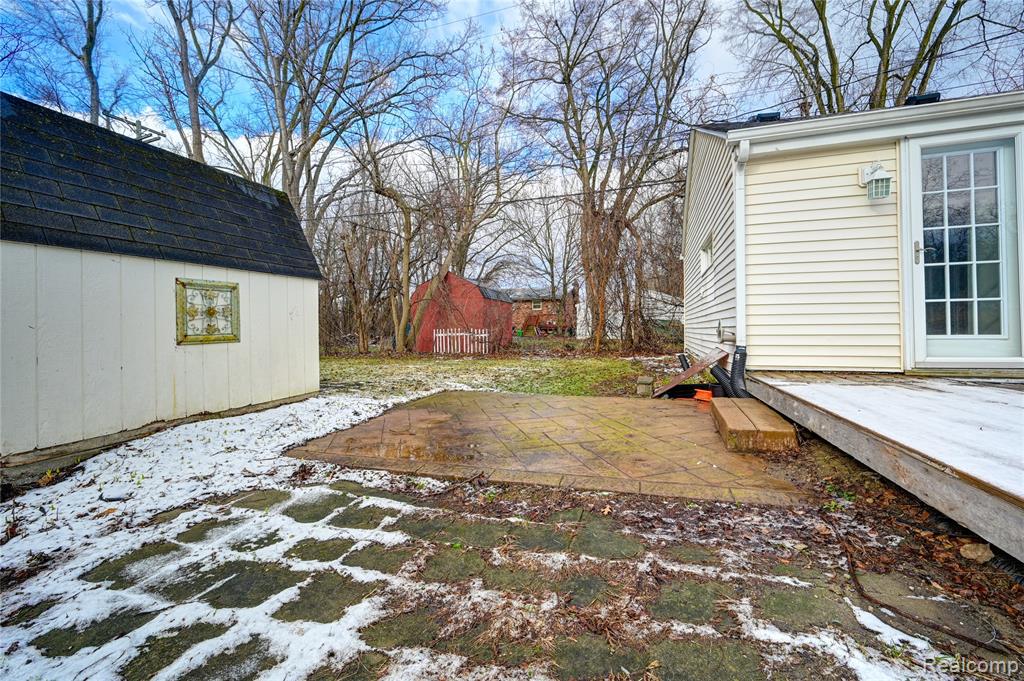 969 Dunreath Street, Walled Lake, MI 48390 — Photo 20