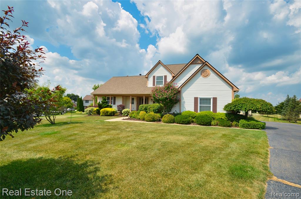 2092 Westview Court, Orion, MI — Photo 49