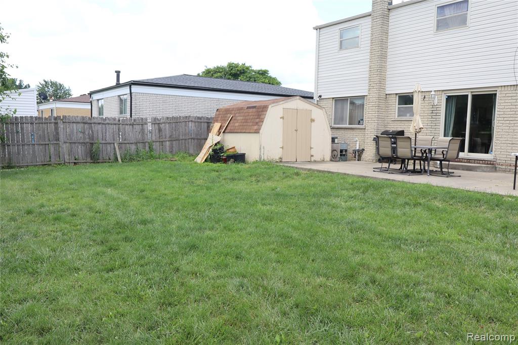 39552 Forbes Drive, Sterling Heights, MI 48310 — Photo 42