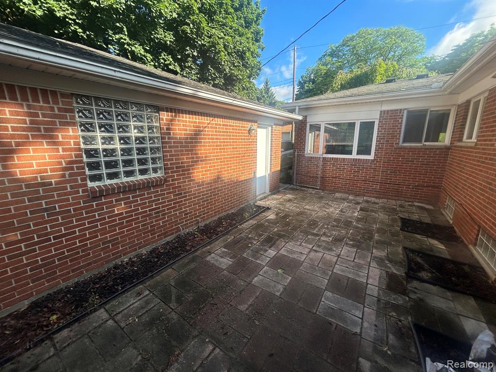 760 S EVERGREEN Street, Plymouth, MI 48170 — Photo 5