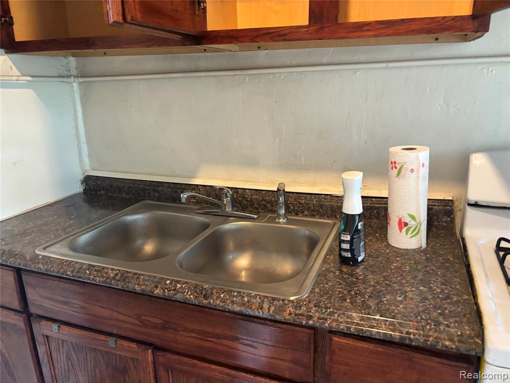 7536 Dunedin Street - Photo 3
